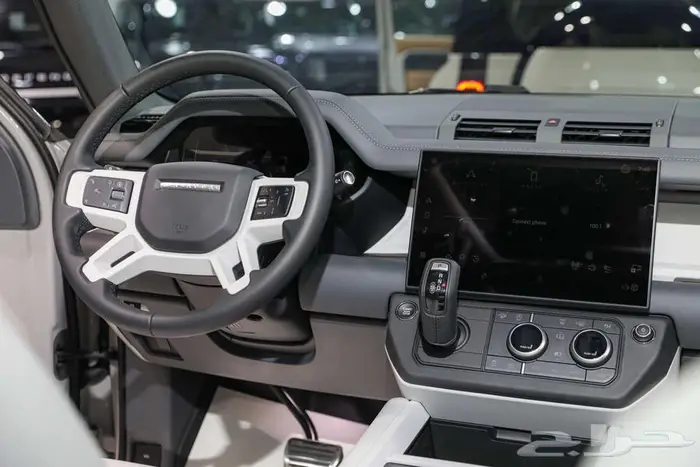 لاند روفر دفيندر 110 SE X-Dynamic V4 موديل 2026 6