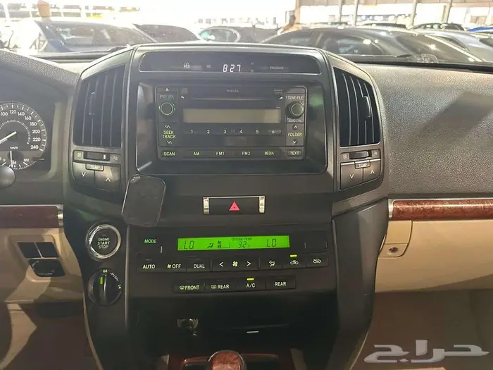 النوع تويوتا لاندكروزر 2014 Toyota Land Cruiser Gxr 8