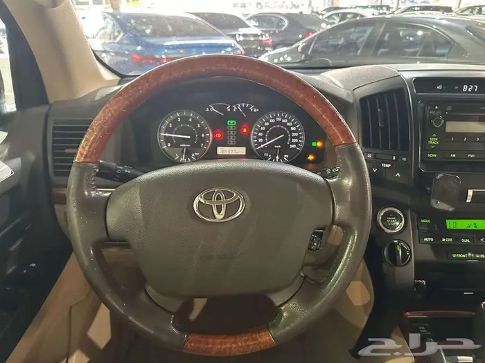 النوع تويوتا لاندكروزر 2014 Toyota Land Cruiser Gxr 6