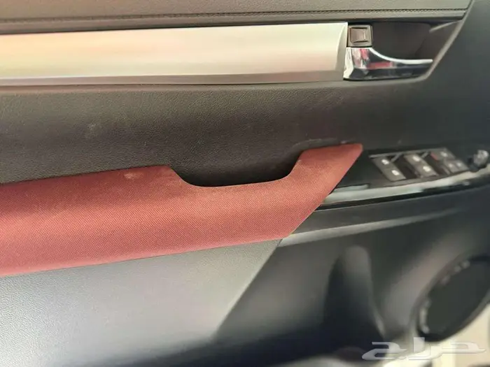 تويوتا هايلوكس SGLX بريمي بنزين 2.7 فل كامل دبل 2025 عرض خاص 6