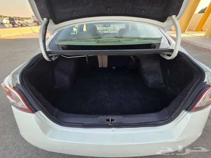 للبيع التيما نص فل v6 اللون ابيض 2013 25