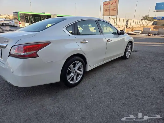 للبيع التيما نص فل v6 اللون ابيض 2013 9