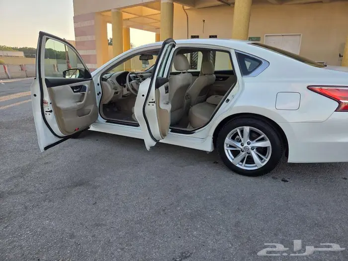 للبيع التيما نص فل v6 اللون ابيض 2013 15