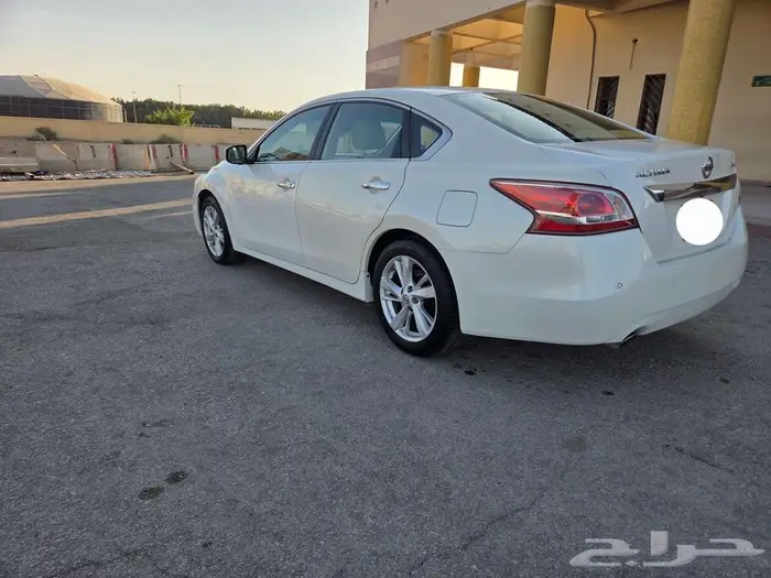 للبيع التيما نص فل v6 اللون ابيض 2013 5