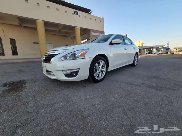 للبيع التيما نص فل v6 اللون ابيض 2013 1