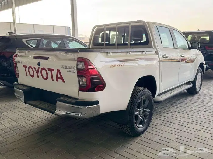 هايلكس غمارتين دبل بنزين بصمه 2025 بريمي بااقل الاسعاار 2