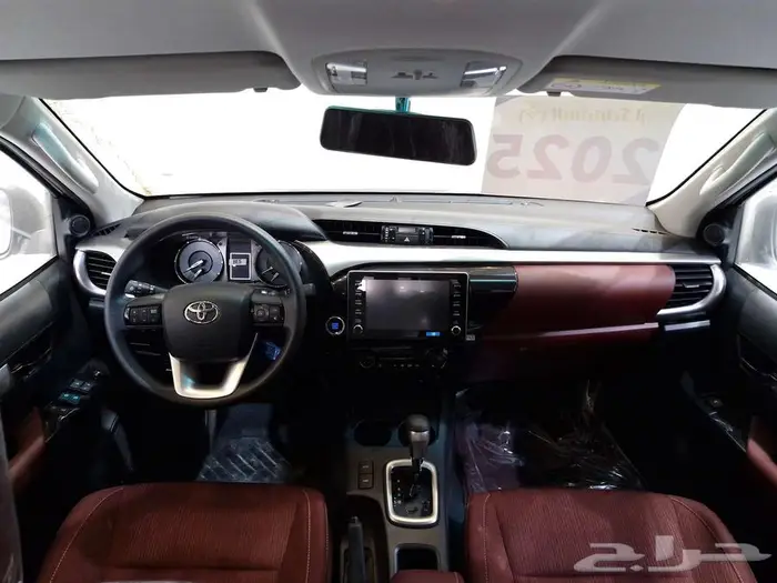 هايلكس غمارتين دبل بنزين بصمه 2025 بريمي بااقل الاسعاار 4