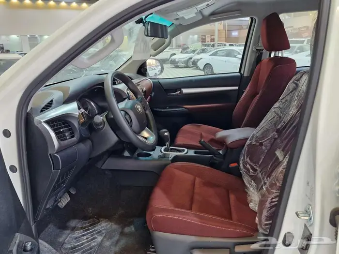 هايلكس غمارتين دبل بنزين بصمه 2025 بريمي بااقل الاسعاار 5