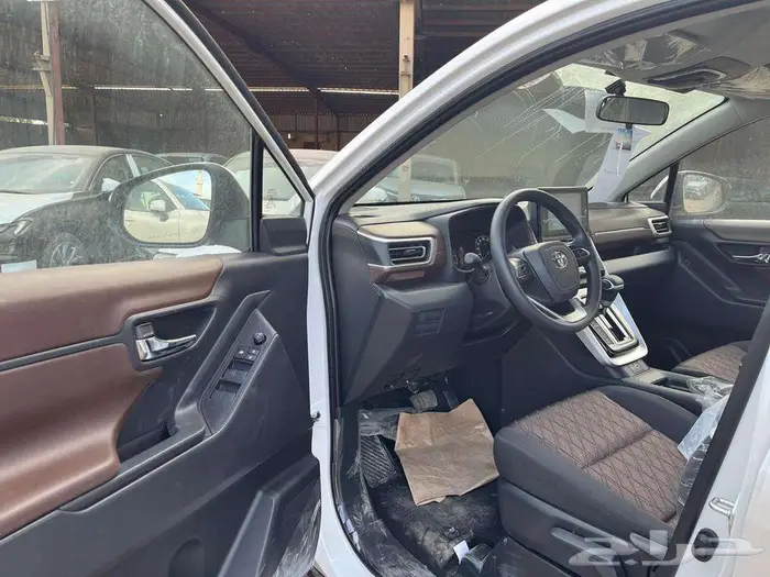 تويوتا انوفا 2025 نقد وتقسيط 4