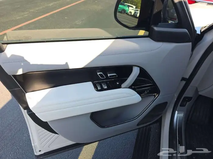 رينج روفر SV 2025   أعلى فئة   ماشي 8 آلاف كيلو فقط 11