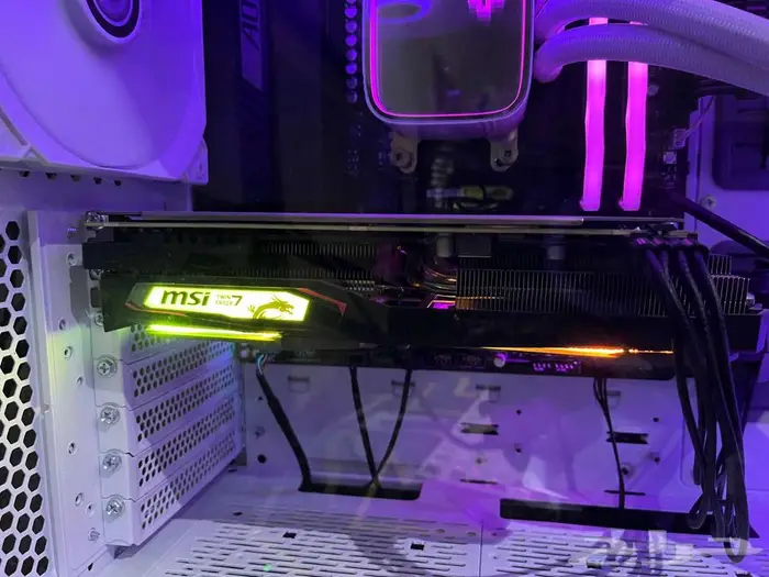 كرت شاشه 2060 6GB من MSI 0