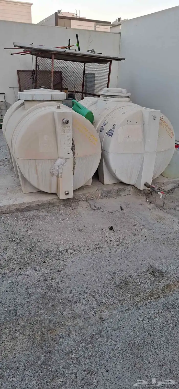 خزان ماء فيبرجلاس سعة 1200 لتر مستخدم عدد اثنين 300 فقط 0