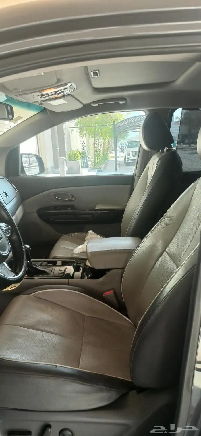 سيارة كيا كرنفال موديل 2016 12