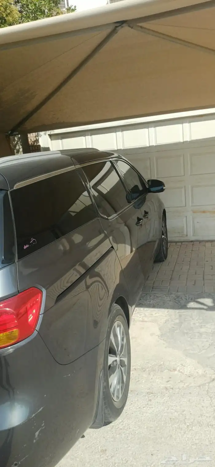 سيارة كيا كرنفال موديل 2016 11