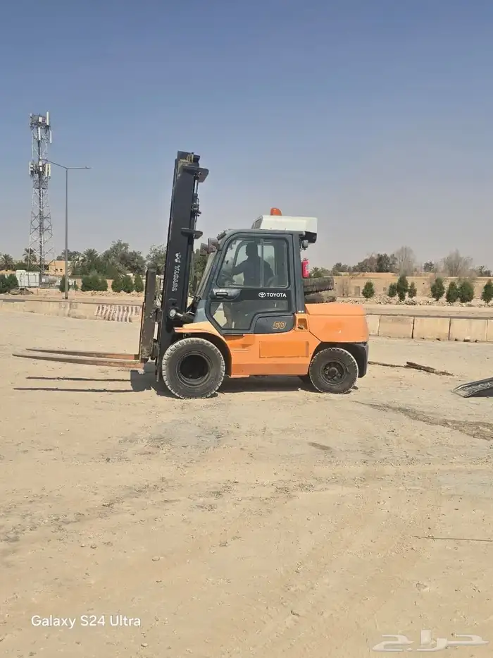 رافعات شوكية للايجار Forklifts for rent 3