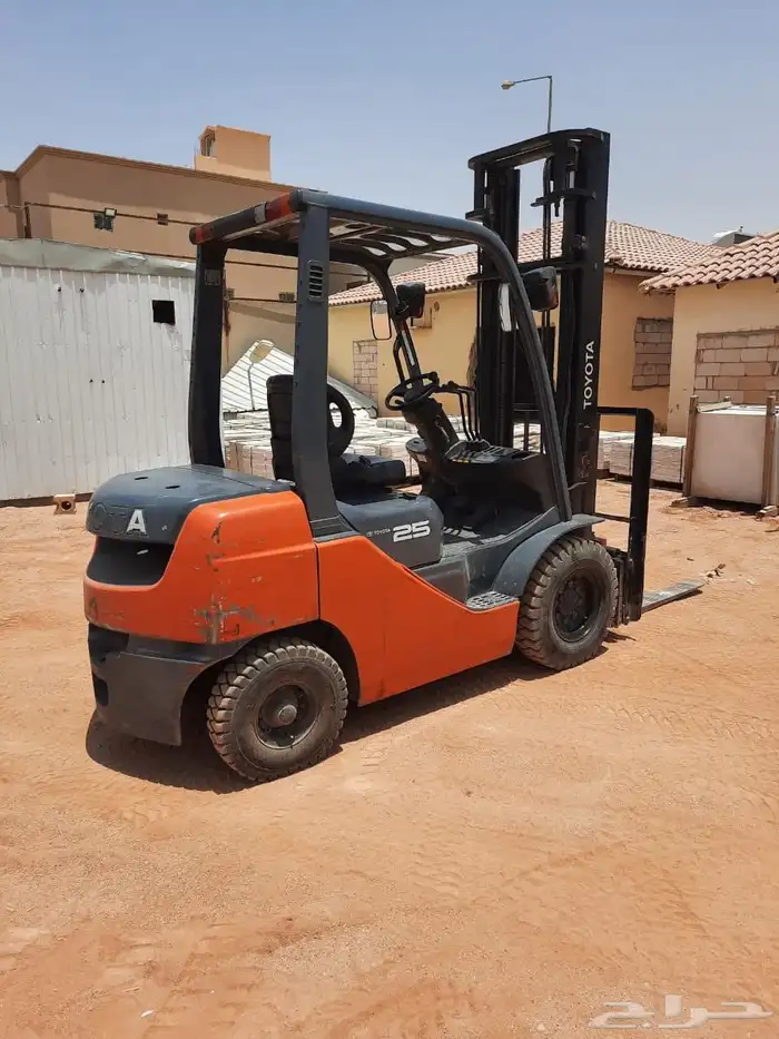 رافعات شوكية للايجار Forklifts for rent 4