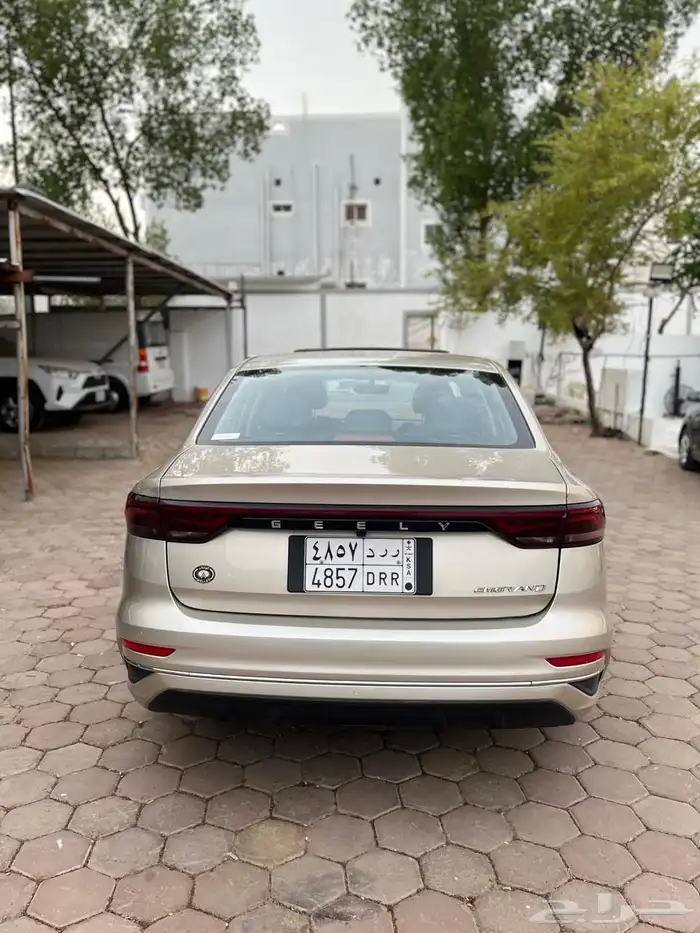 جيلي ام قراند 15