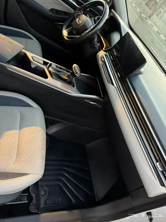 جيلي ام قراند 8