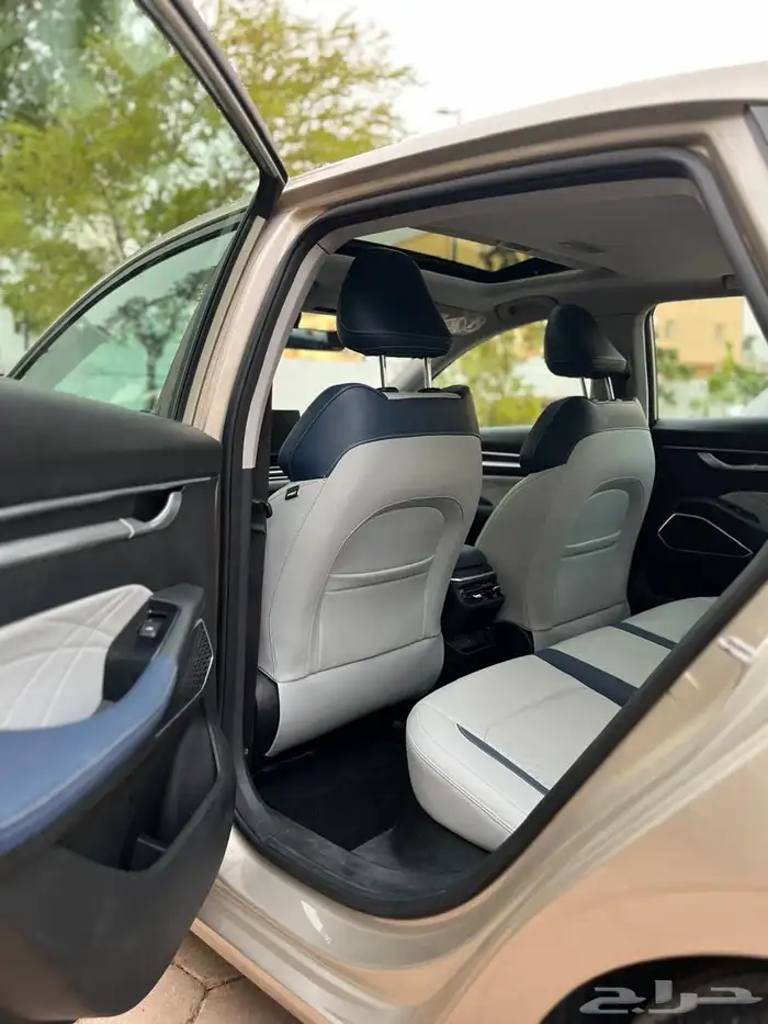 جيلي ام قراند 23