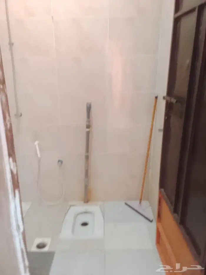 غرفه عزاب مدخل خاص قريب من الخدمات 1