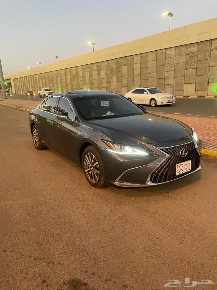 لكزس ES300هايبرد 1