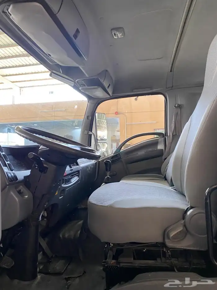 ايسوزو لوري 11طن ثلاجة 2016 9