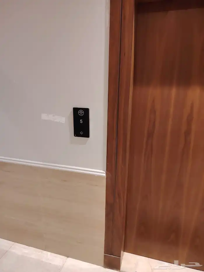 شقة جديدة حي الحمراء بجوار جسر المالك فهد للايجار 25