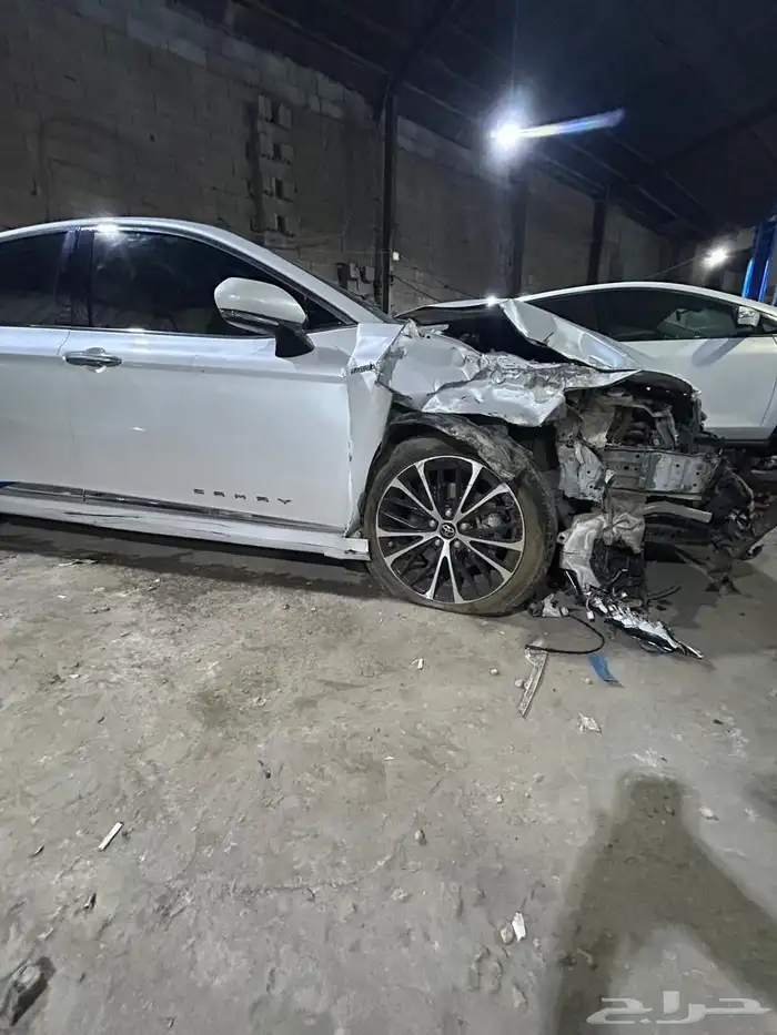 كامري 2019 فل كامل مصدوم للبيع 0