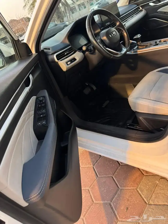 جيلي ام قراند 10