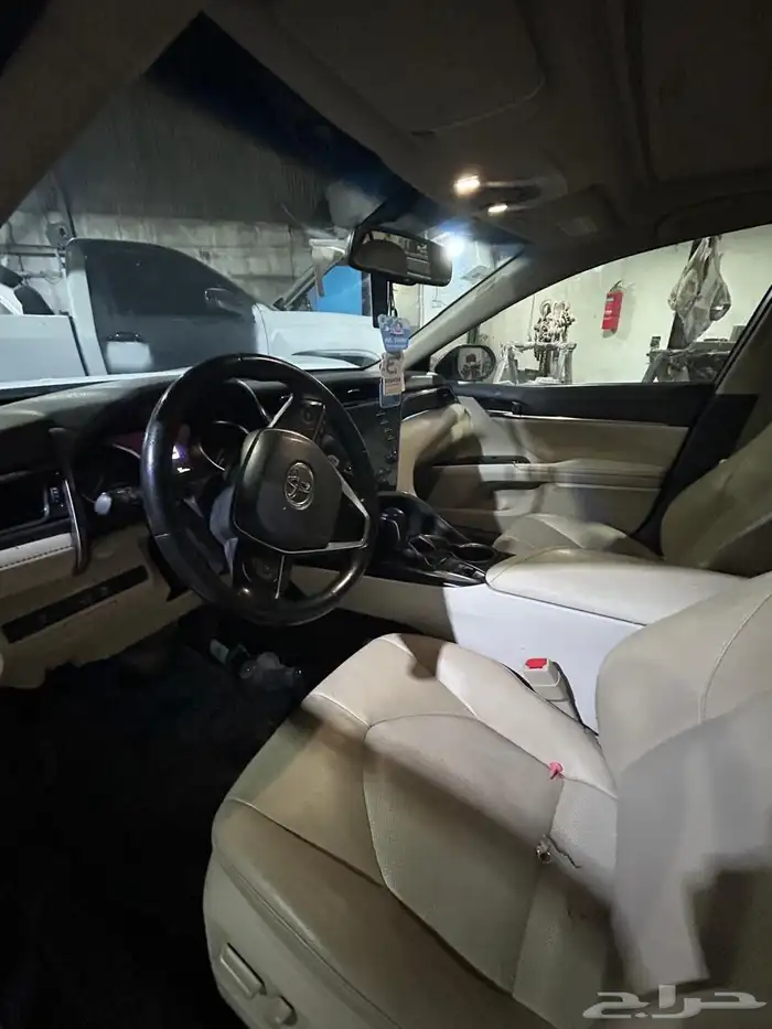 كامري 2019 فل كامل مصدوم للبيع 7