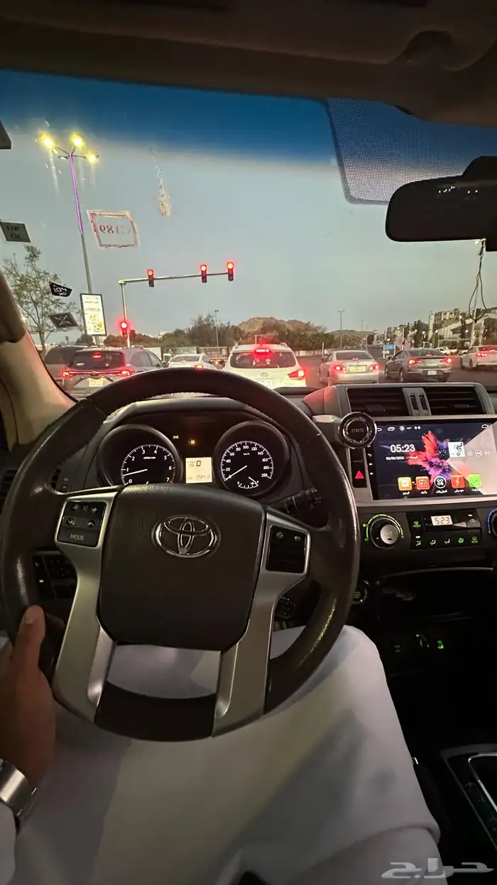 للبيع  تويوتا برادو 2017   رمادي   ستة سلندر   183 ألف ممشى 16