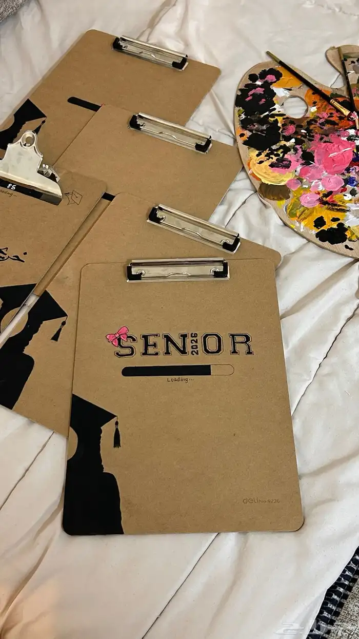 لوحات رسم حسب الطلب وحامل اوراق تخرج 7