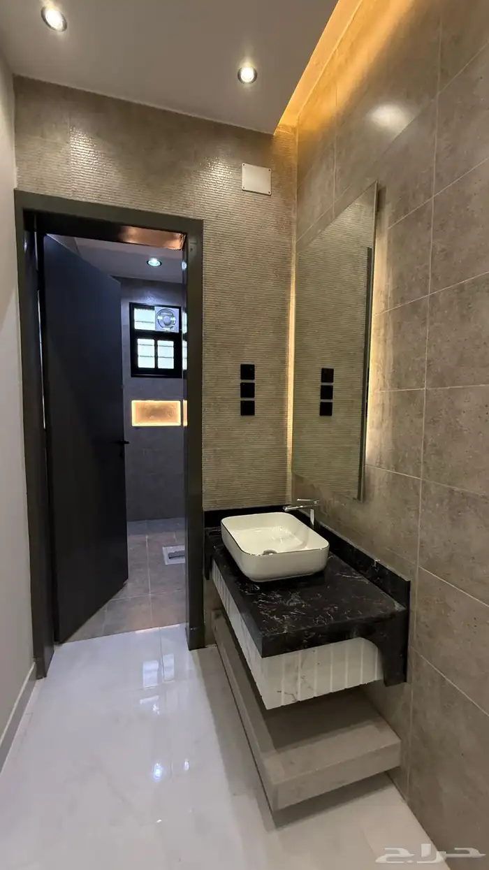 للبيع شقق وارواف علويه تشطيبات ممتازه شمال الخميس 25