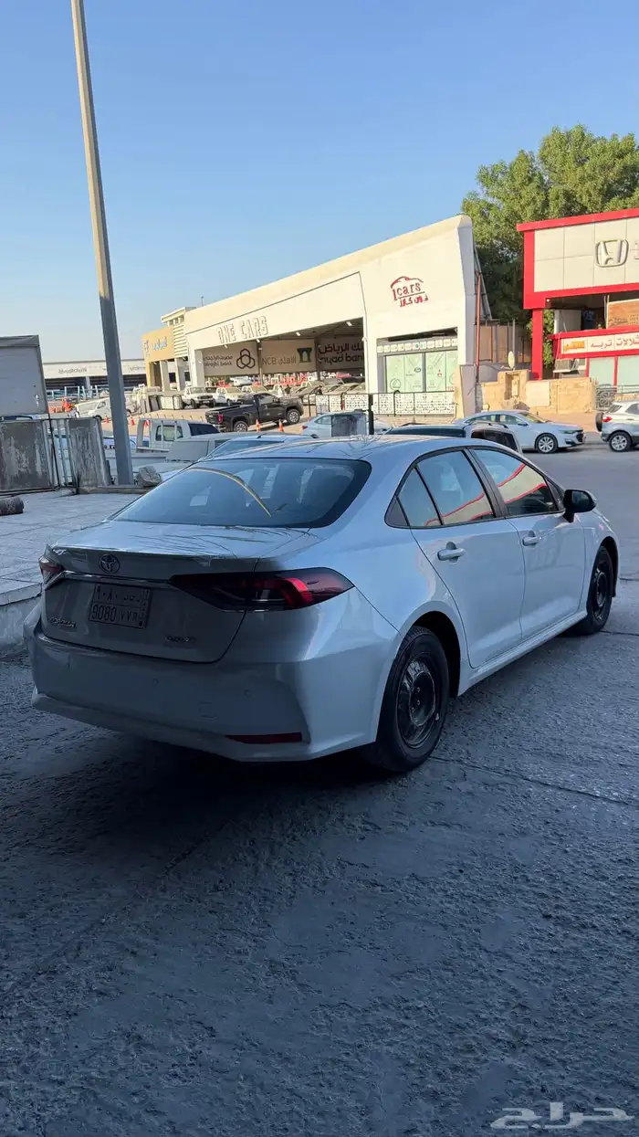 للبيع كورولا 2025 - مكينه 2.0 - عداد 199 كيلو فقط 8