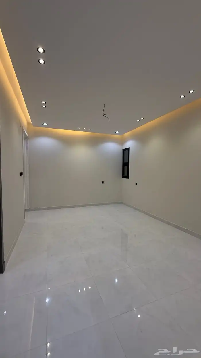 للبيع شقق وارواف علويه تشطيبات ممتازه شمال الخميس 18