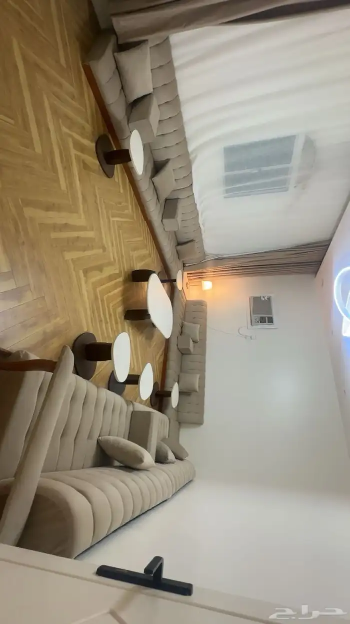 غرفه كاملهه للبيع السعر 15000مع الطاولات بدون الستاره 1