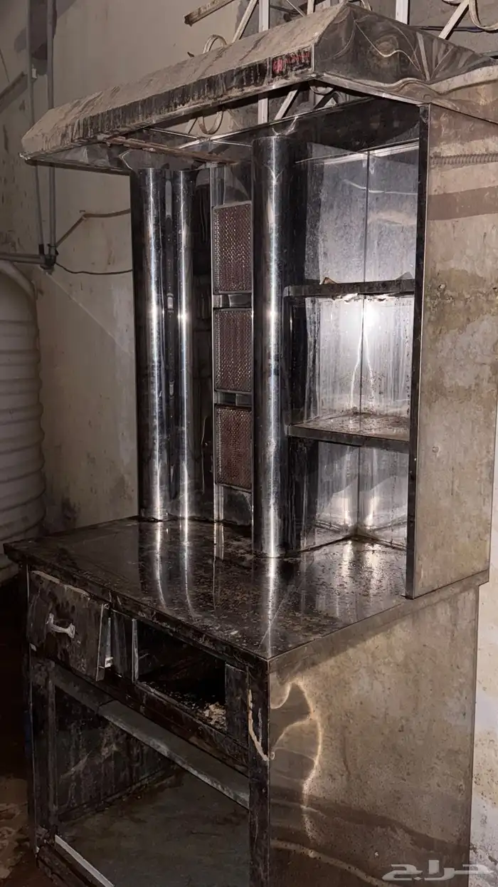 مكينة شاورما جديده بس مركونه من فتره ويحتاج لها تنظيف فقط 1