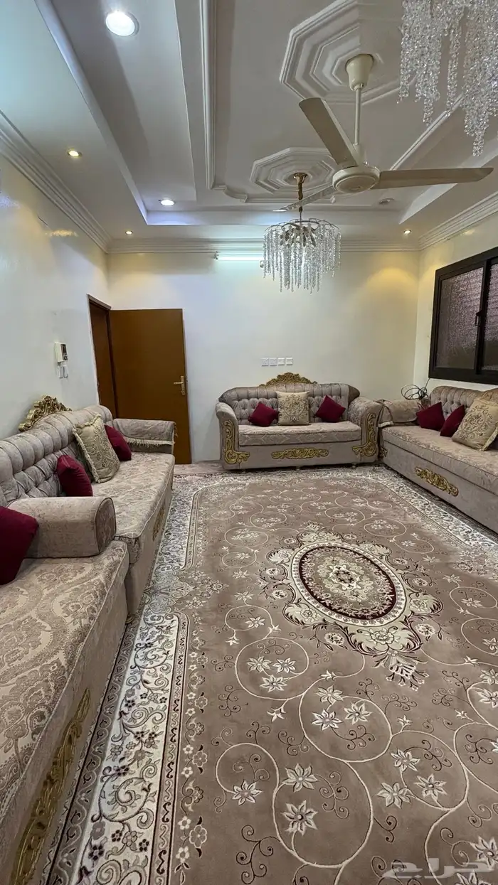 كتب مجلس 4 في 6 مع زل فاخر ونظيف 4