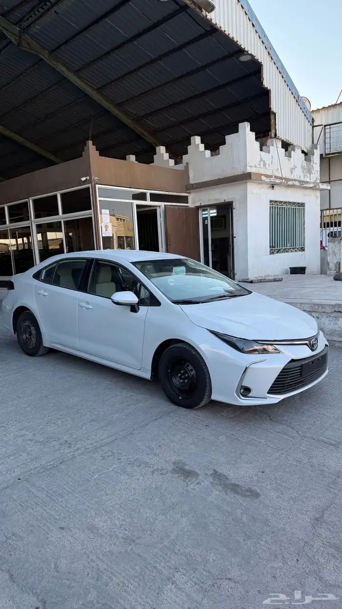 للبيع كورولا 2025 - مكينه 2.0 - عداد 199 كيلو فقط 2
