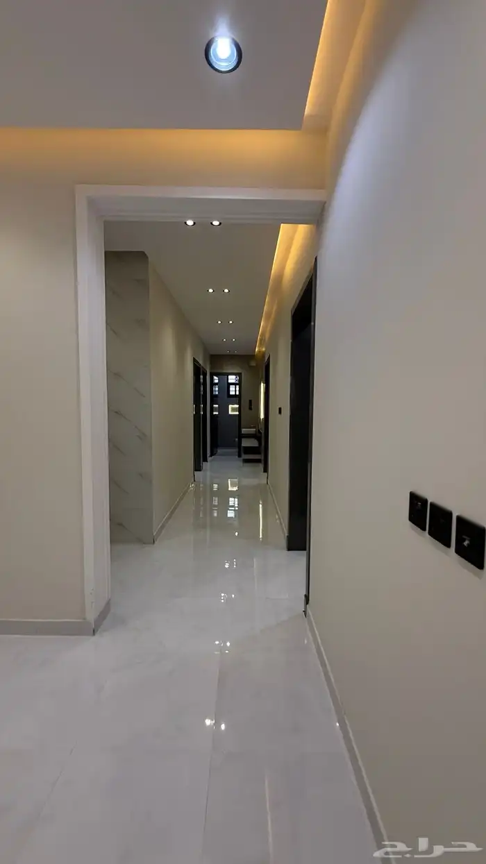 للبيع شقق وارواف علويه تشطيبات ممتازه شمال الخميس 20