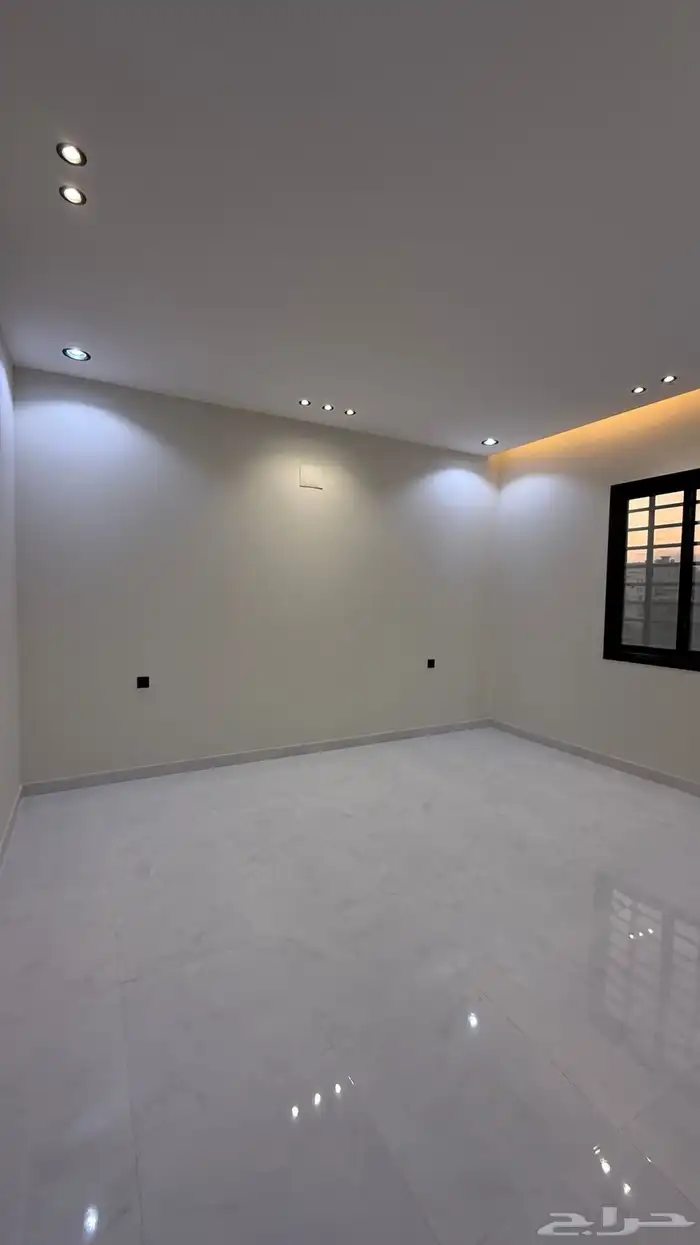 للبيع شقق وارواف علويه تشطيبات ممتازه شمال الخميس 28