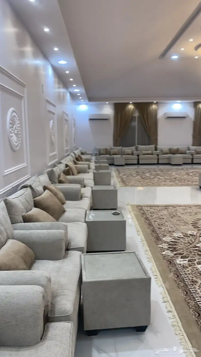 مخيم للإيجار. اليومي 9