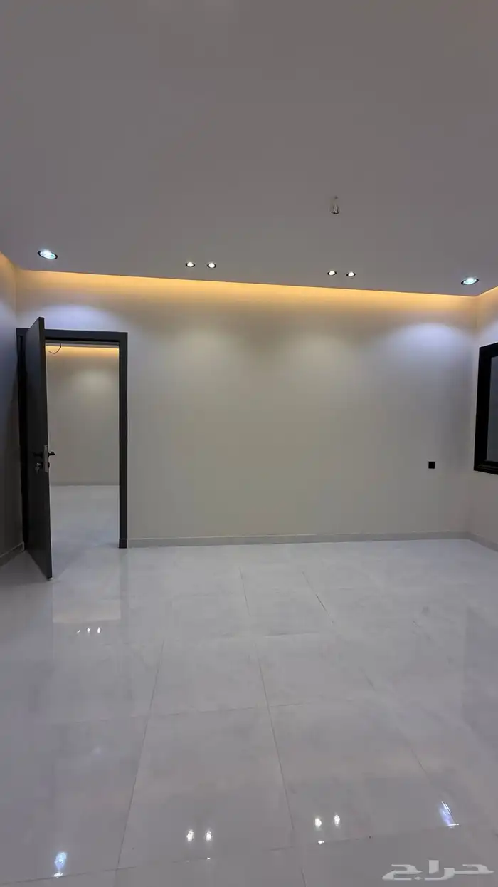 للبيع شقق وارواف علويه تشطيبات ممتازه شمال الخميس 31