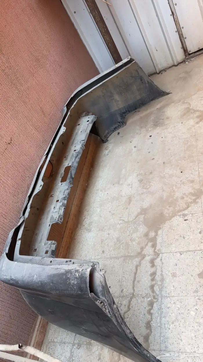 صدام الاندكروزر 2015 للبيع امامي مع كامل اغراضه وخلفي 1