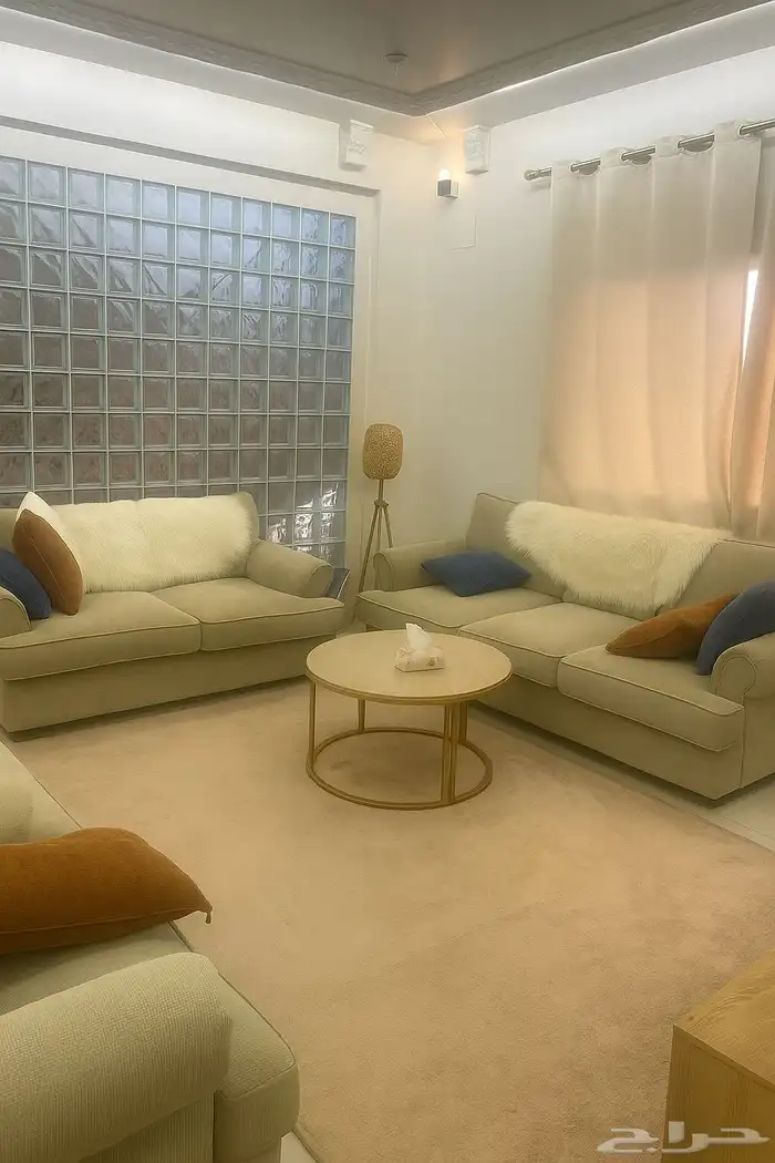 فيلا سكنية مع شقة مستقلة للبيع 0