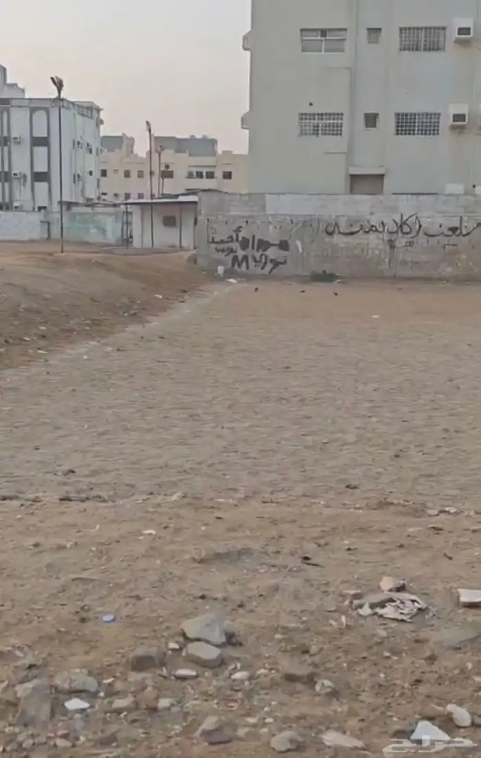 للبيع ارض في حي النزلة اليمانية م1200 شارع20شمالي 3