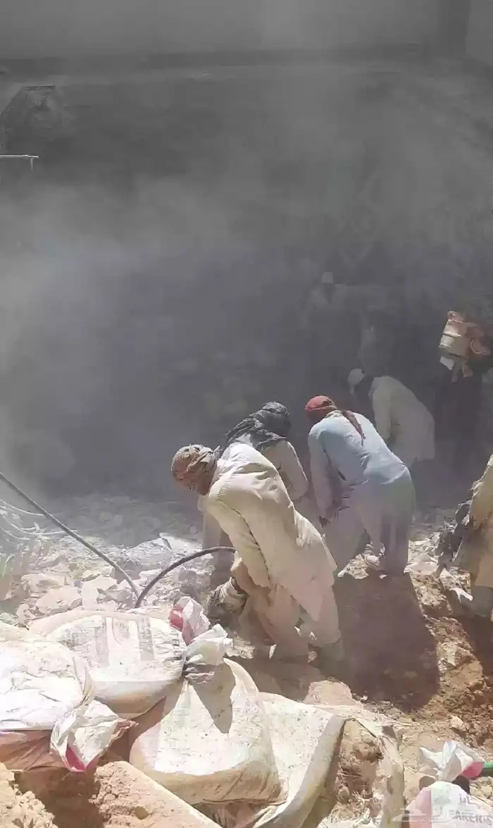 كمبريسر للإيجار وتكسير قواد رسيف حديد تنظيف 8