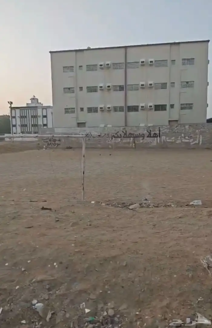 للبيع ارض في حي النزلة اليمانية م1200 شارع20شمالي 7