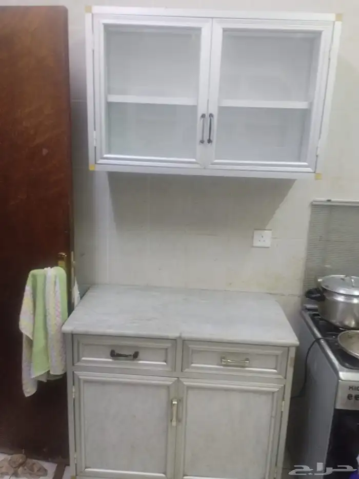 شاشة 32سعرها 200مطبخ 200 0