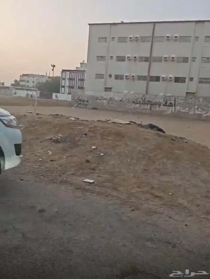 للبيع ارض في حي النزلة اليمانية م1200 شارع20شمالي 8